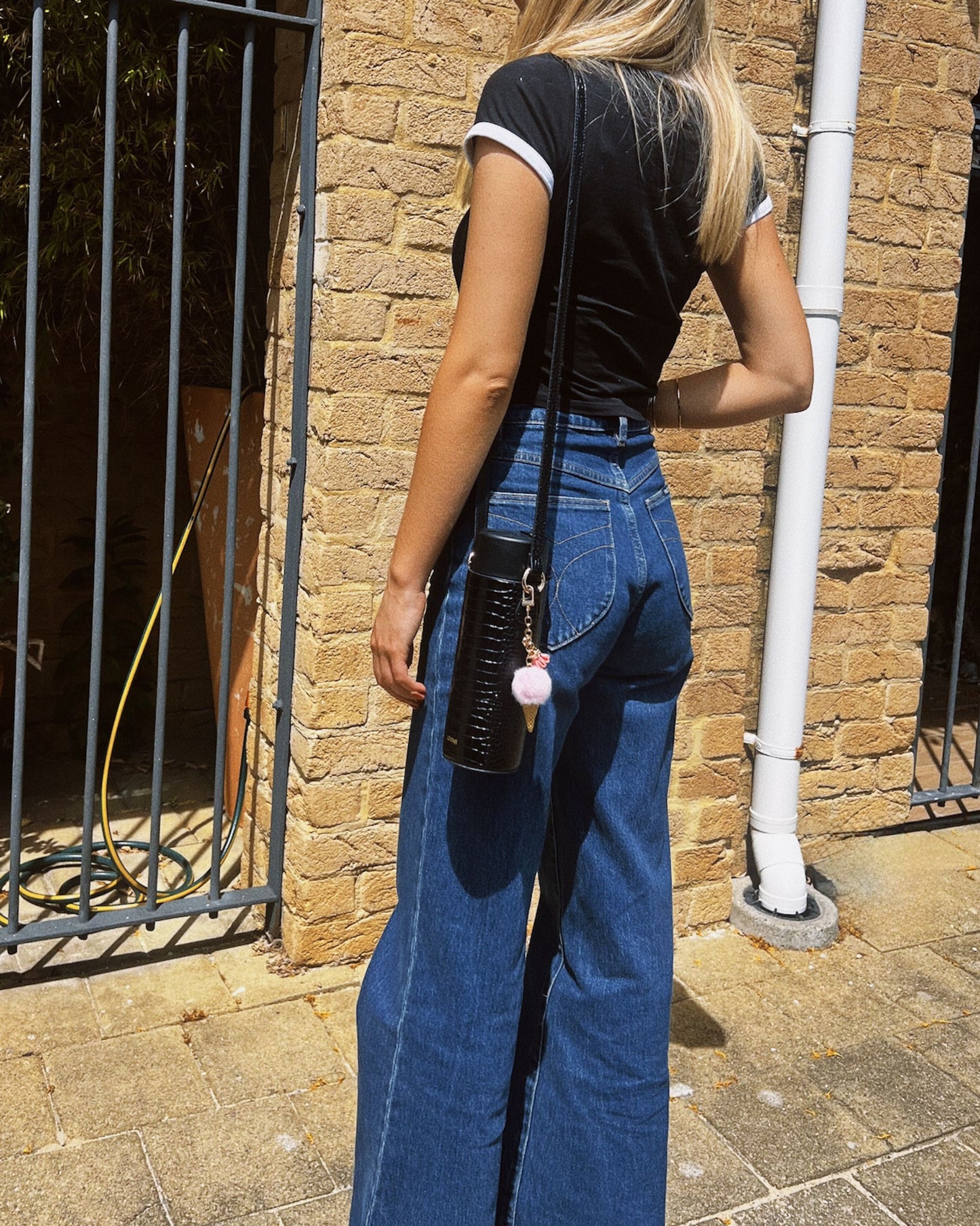 CROSSBODY STRAP - LIQUORICE