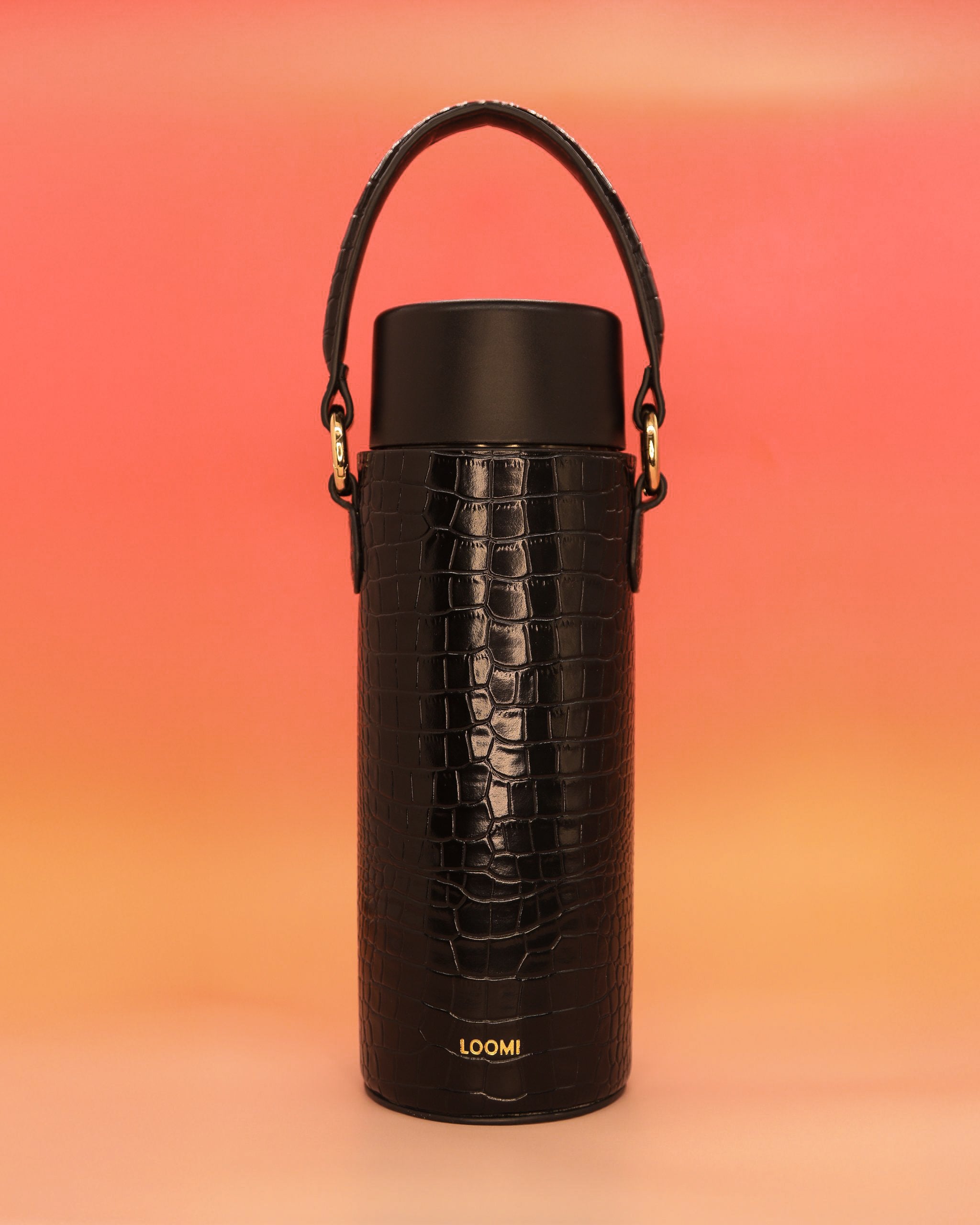 Black Faux Leather Cover With Loomi 20 OZ Water Bottle