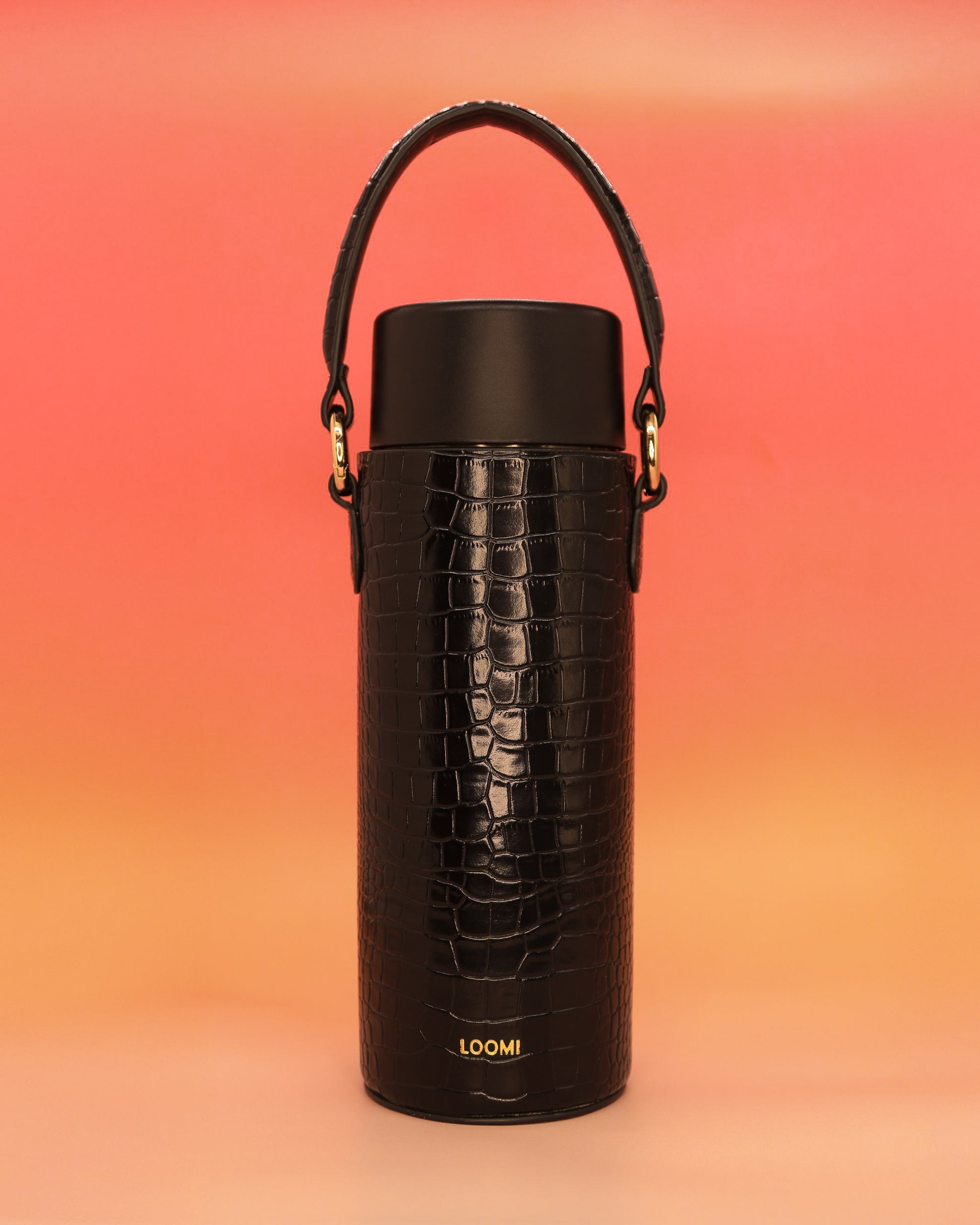 Black Faux Leather Cover With Loomi 20 OZ Water Bottle